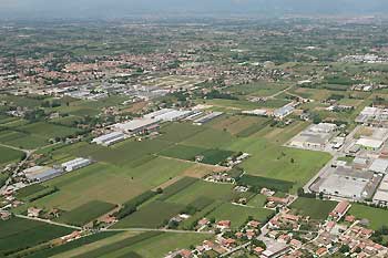Veduta aerea dell'area di Rometta con Cittadella sullo sfondo